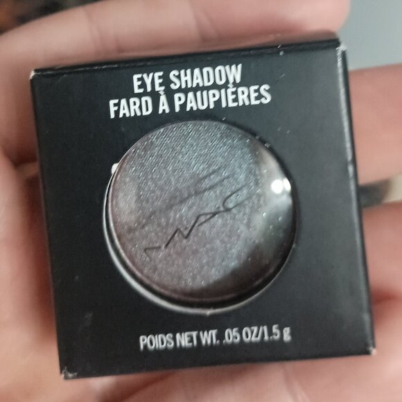 Mac eyeshadow - Picture 1 of 3